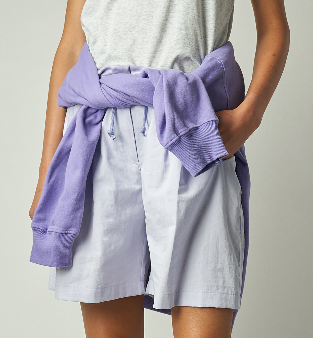 Paradised lilac cotton twill pleated bermudas with rib detail